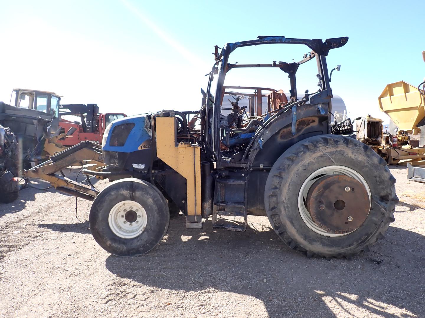 ./imagenes/INVOICE/2019/16456/TRACTOR NEW HOLLAND_T6020 (17).JPG